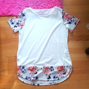 White t-shirt with flower design